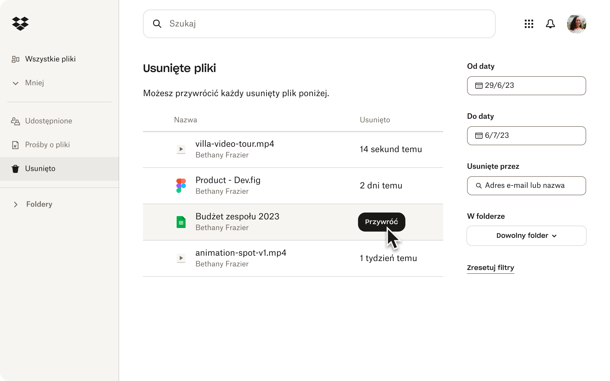 Sekcja Usunięte pliki na koncie Dropbox zawiera nazwy plików, datę ich usunięcia oraz opcję ich przywrócenia.